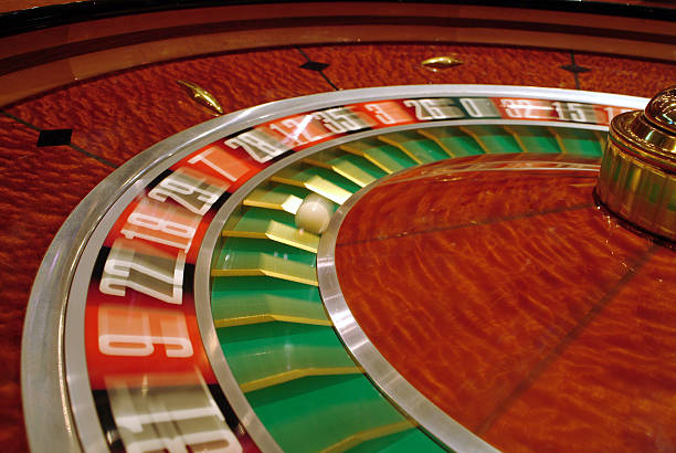 Lightning Roulette live dealer table on hugo77 with multiplier display and spinning wheel